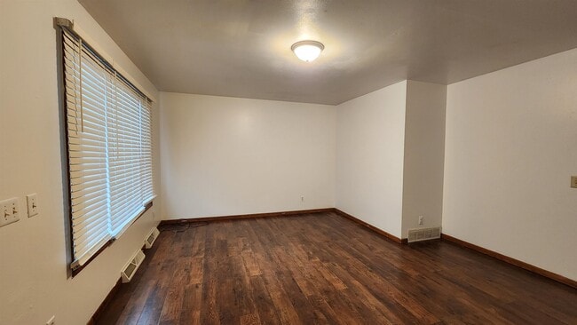 Building Photo - 2421 Adler Cir