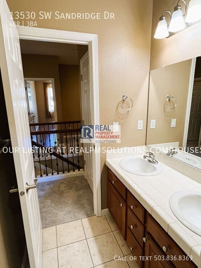 Building Photo - 13530 SW Sandridge Dr