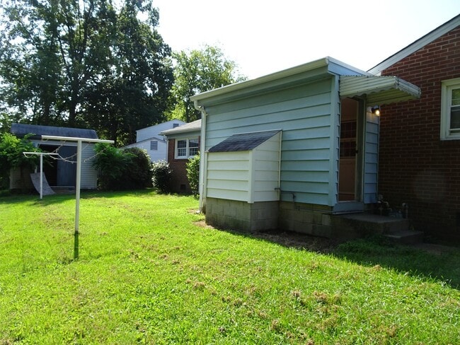 Building Photo - Single Home in Holiday Park for Rent