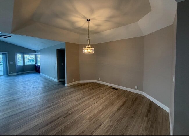 Building Photo - 1958 Windward Point