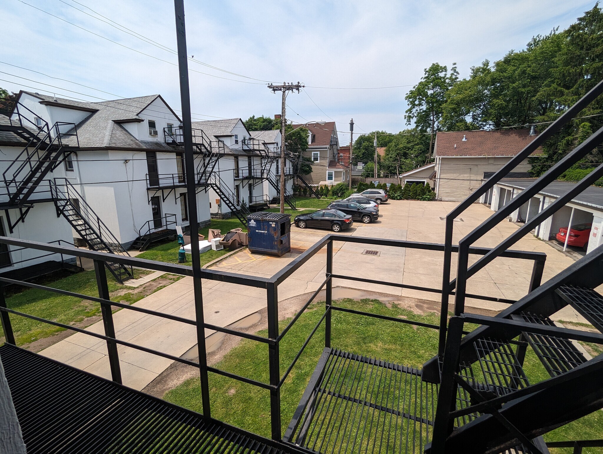 Building Photo - 608 Elmwood Ave