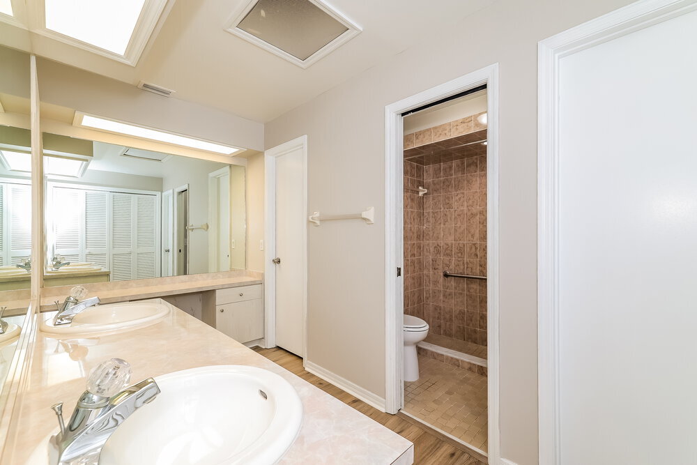 Building Photo - 206 College Grove Cir NE