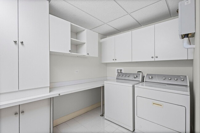 Building Photo - 415 E North Water St