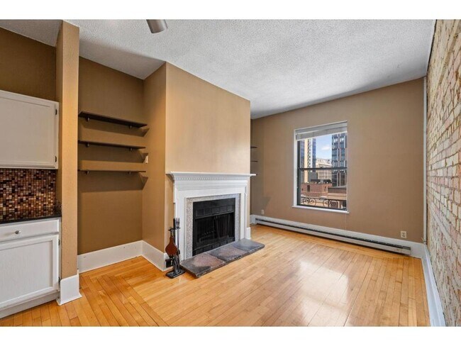 Building Photo - 609 S 9th St