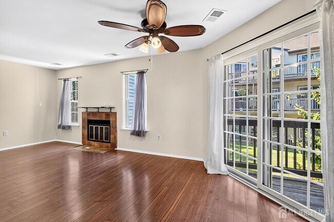Building Photo - 3252 Cypress Ct