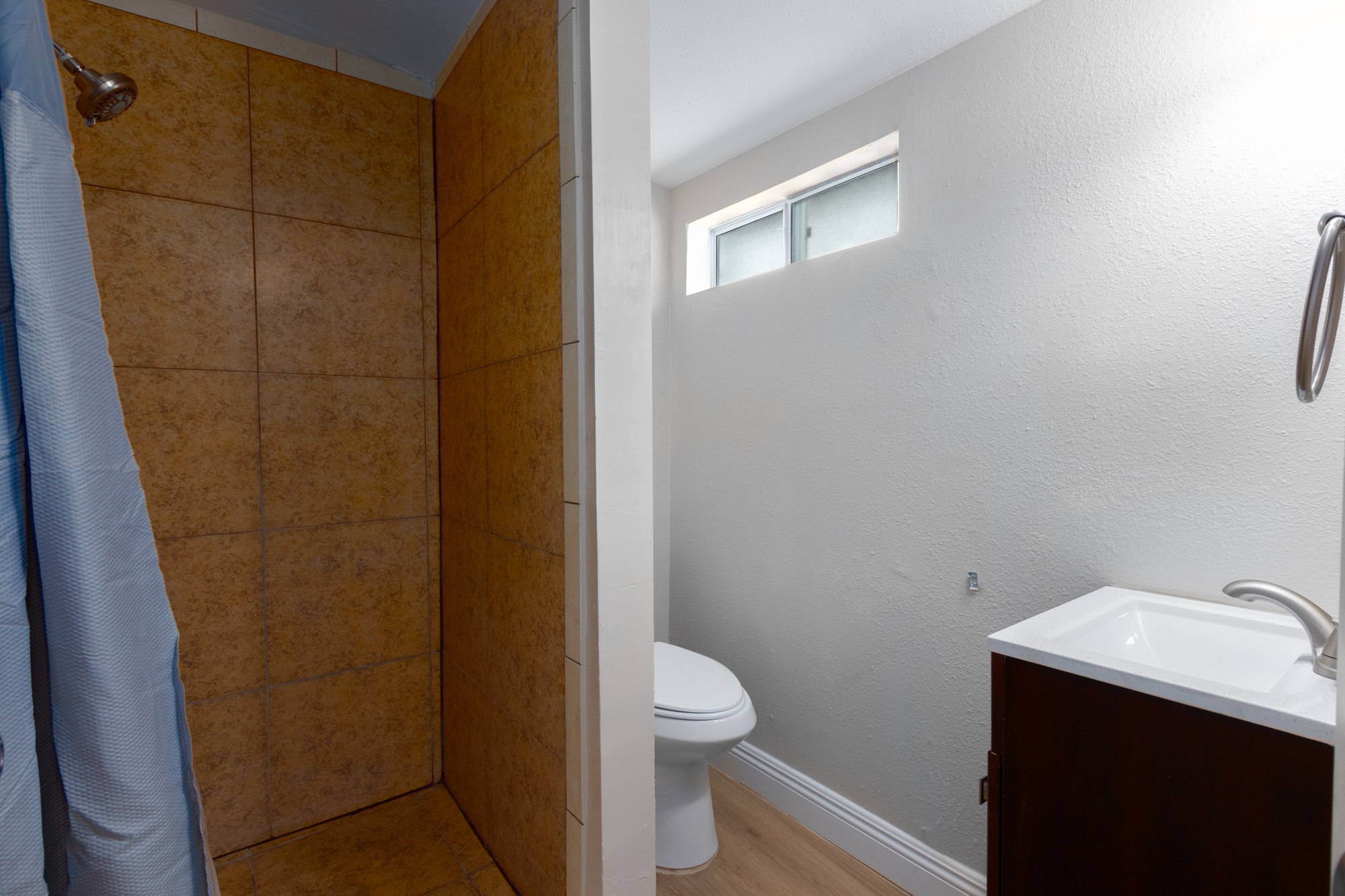 Second bathroom with shower - 7610 Lansing Dr