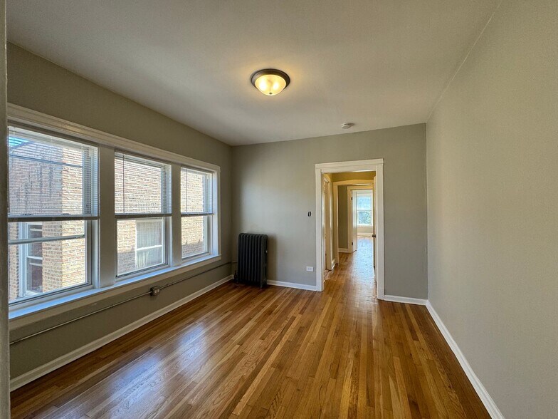 Building Photo - 4908 N Saint Louis Ave