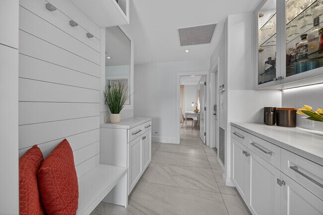 Building Photo - 3109 NE 42nd Ct