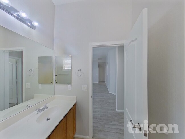 Building Photo - 17601 N Vera Cruz Ave