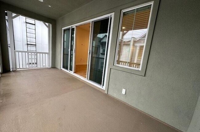 Building Photo - 8315 N Peyton Way