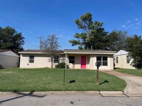 Building Photo - 814 NW 33rd St