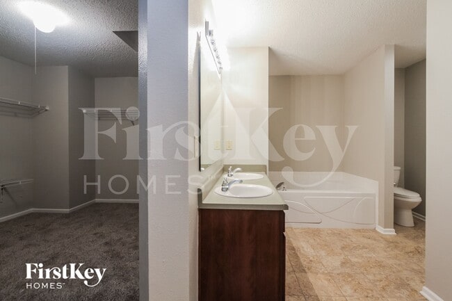 Building Photo - 12735 Howe Rd