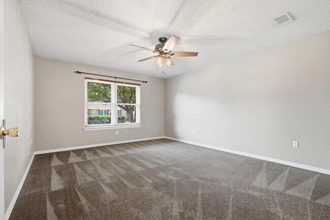Building Photo - 1243 Jefferyscot Dr