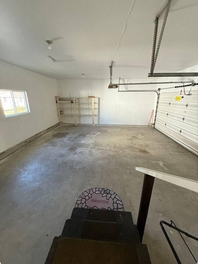 Building Photo - 1421 7th Ave W