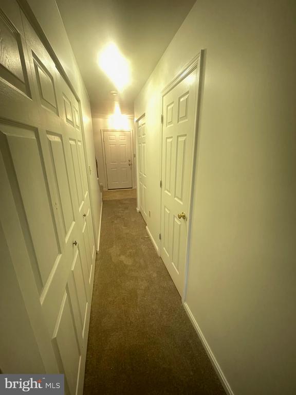 Building Photo - 363 Stonehedge Ln