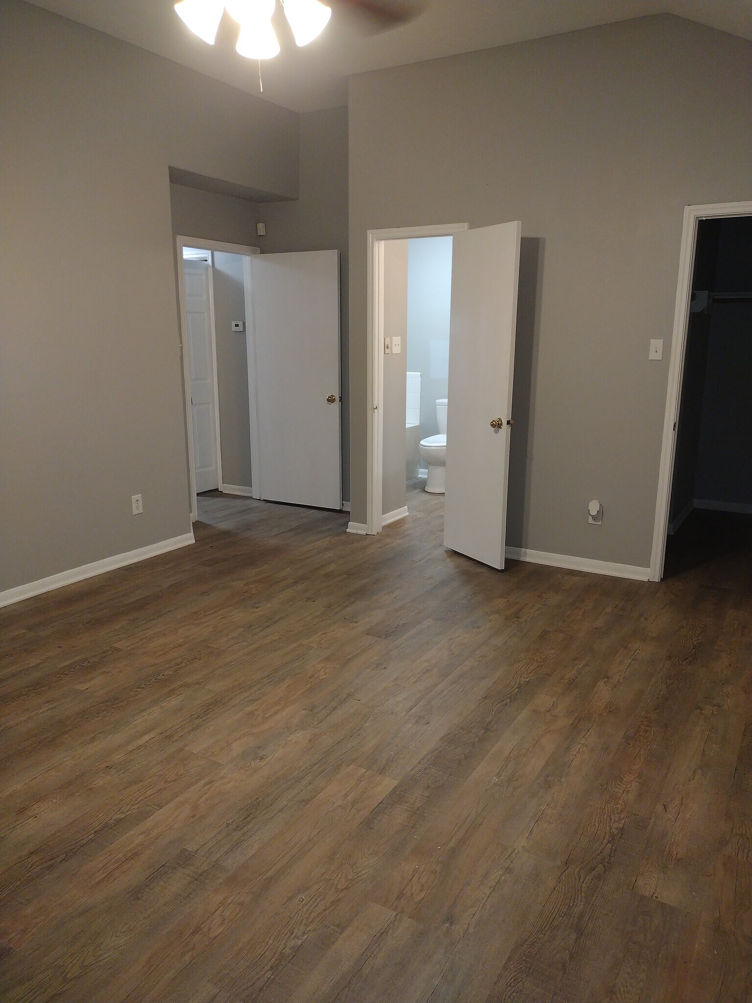Building Photo - 2882 Sun River Ln