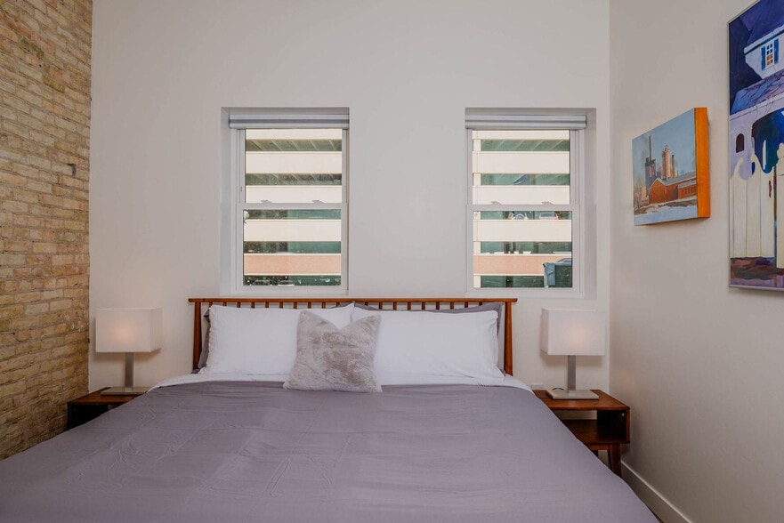 Building Photo - 125 W Wisconsin Ave