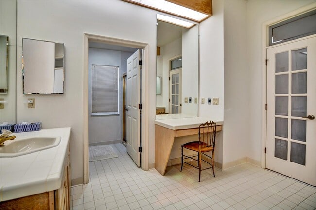 Building Photo - 13471 Miles Standish Port