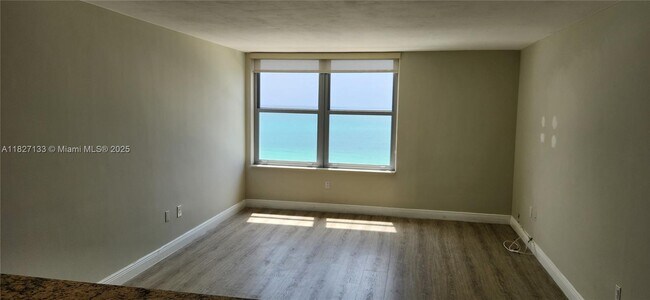 Building Photo - 2899 Collins Ave