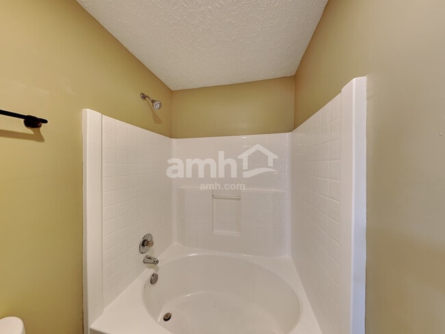 Building Photo - 5272 Gobel Dr