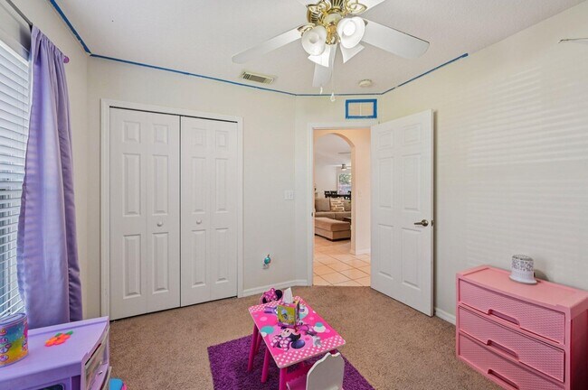 Building Photo - 5920 NW Wolverine Rd