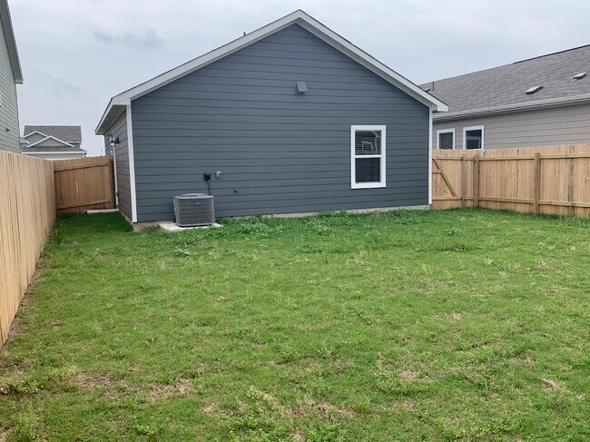 Building Photo - 414 Bullhead Rd