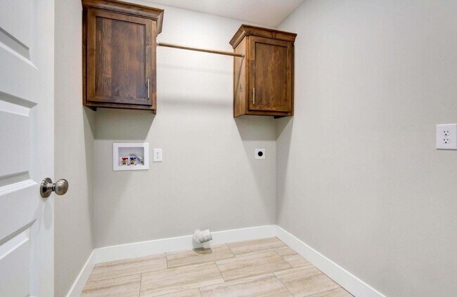 Building Photo - 698 Glenwood Ave