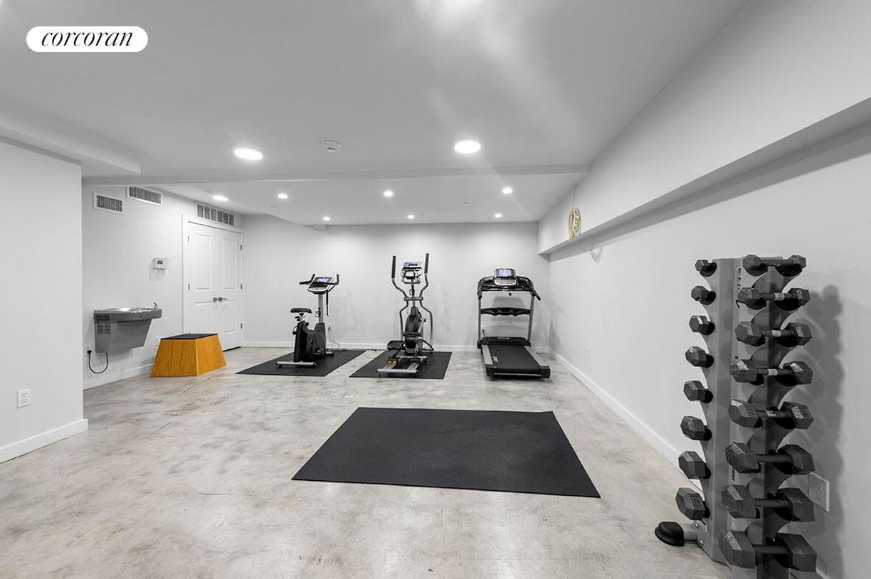 Building Photo - 30-82 Crescent Street 7B