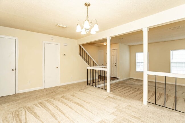Building Photo - Don't miss the chance to call this Virginia Beach townhouse your home!