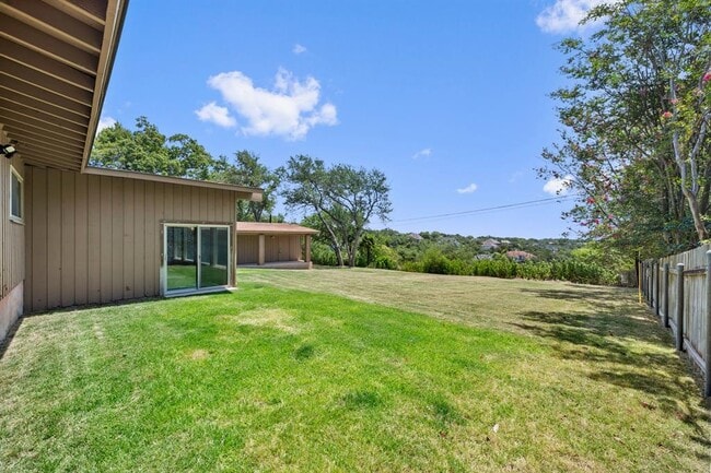 Building Photo - 6501 Mesa Dr