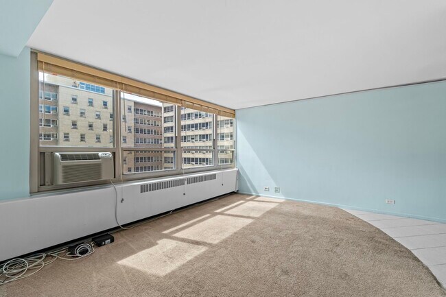 Building Photo - 3950 N Lake Shore Dr