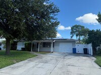 Building Photo - 3/2 Pool Home