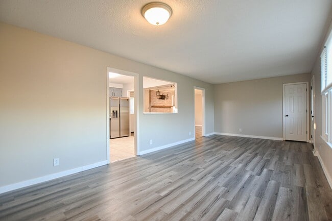Building Photo - Pet Friendly Three Bedroom with Basement!