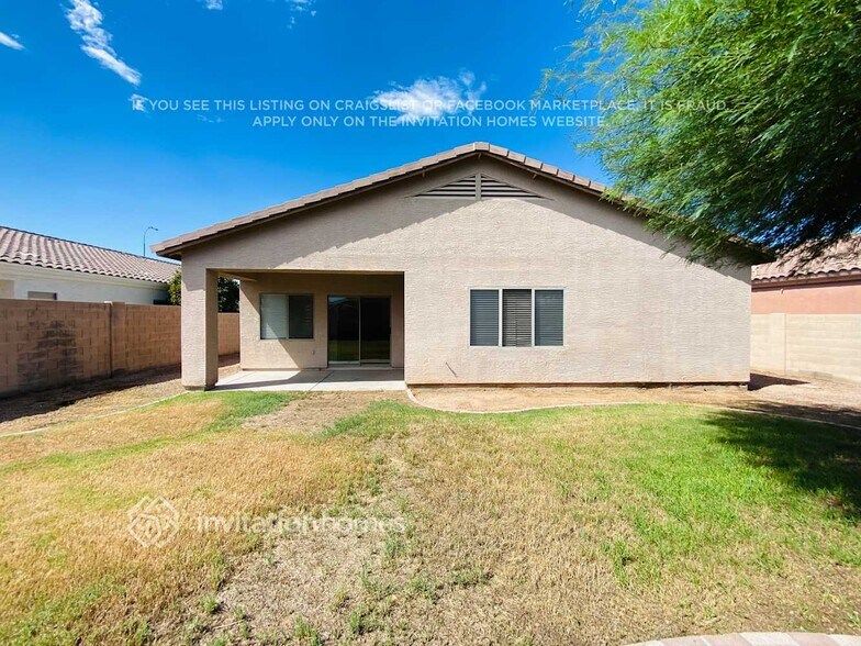 Building Photo - 2103 E La Costa Dr