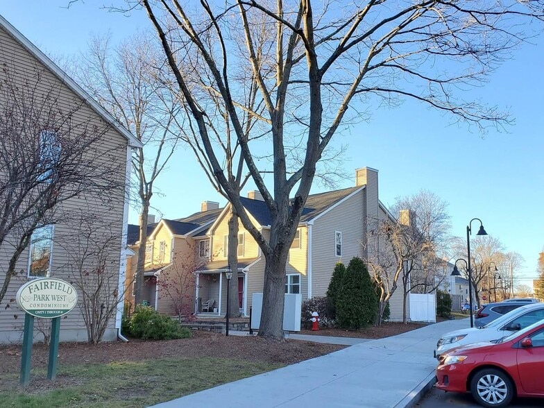 Building Photo - 31 Fairfield Park