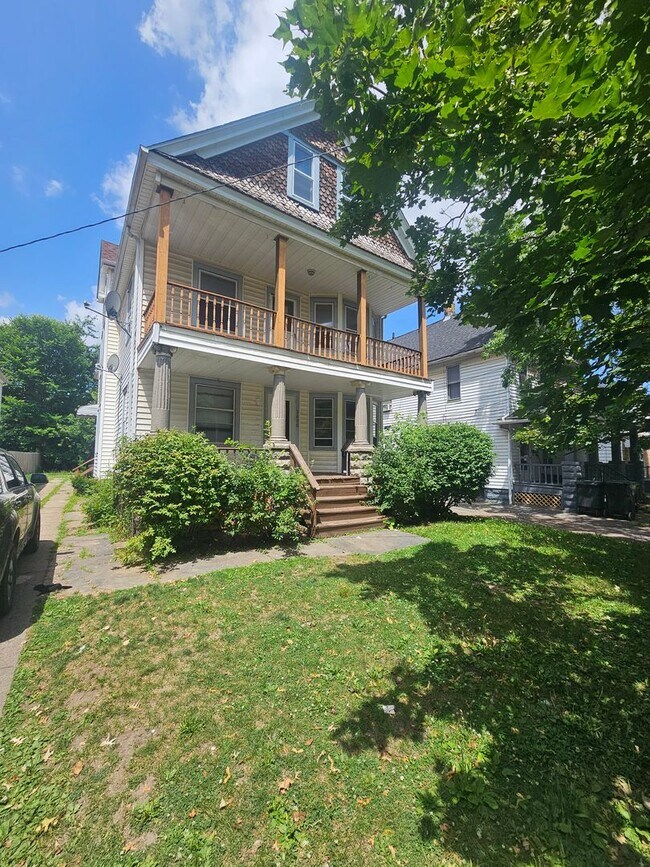 Building Photo - 3690 E 57th St