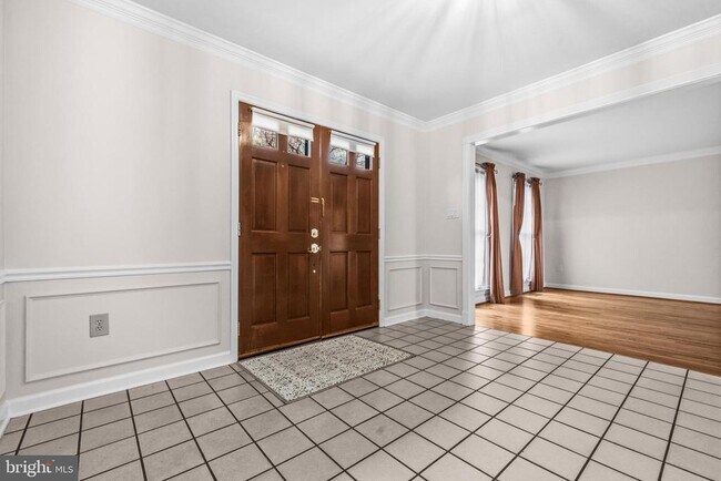 Building Photo - 7520 Royal Dominion Dr