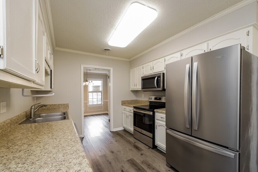 Building Photo - 4558 Pinegate Dr