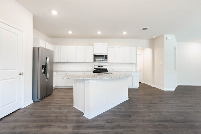 Building Photo - Valley Ranch ~Northwest San Antonio