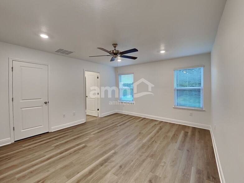 Building Photo - 6567 Atlantic Bch Ave