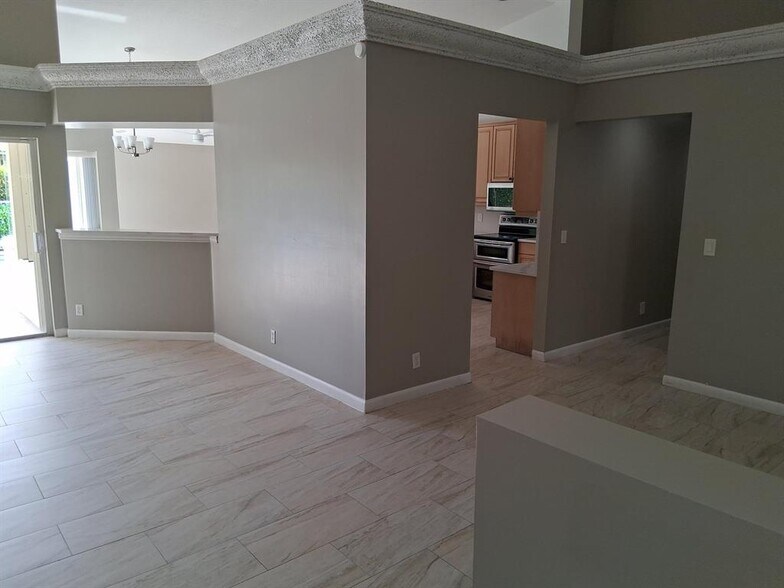 Building Photo - 4863 Chardonnay Dr
