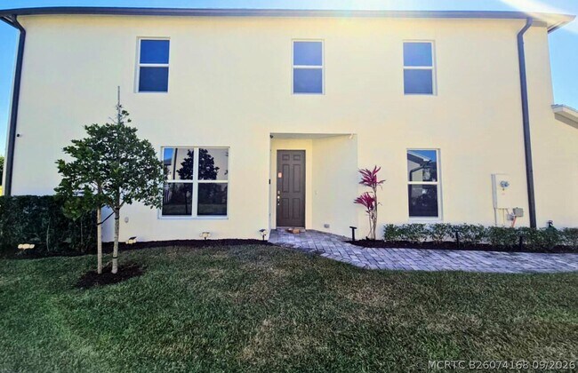 Building Photo - 6050 Praza Ln