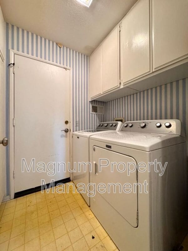 Building Photo - 40085 Temecky Way