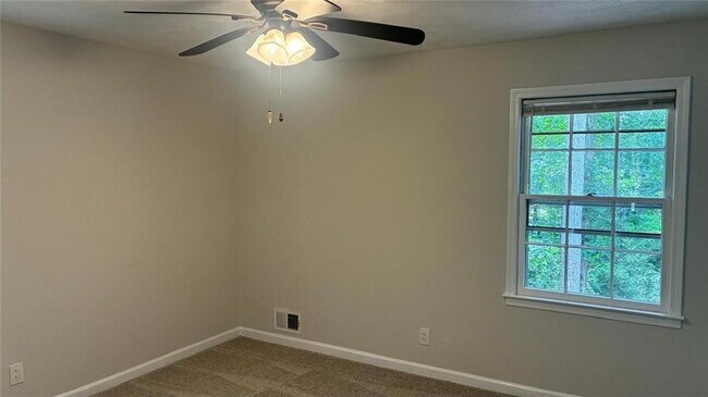Building Photo - 1744 Oak Ridge Way NW