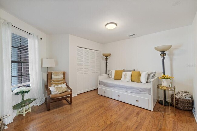 Building Photo - 4265 Brentwood Park Cir