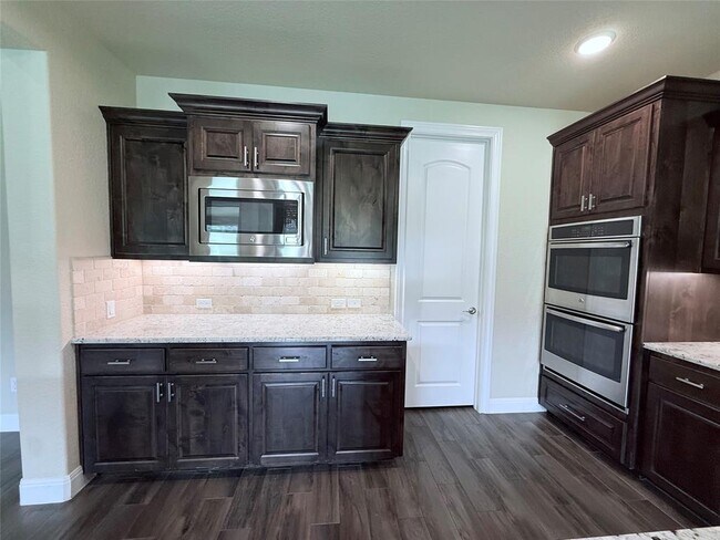 Building Photo - 2621 Greatwood Trl