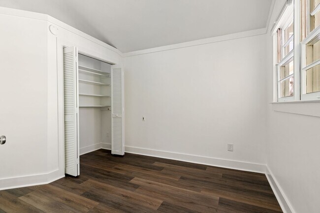 Building Photo - 1209 Roosevelt Dr