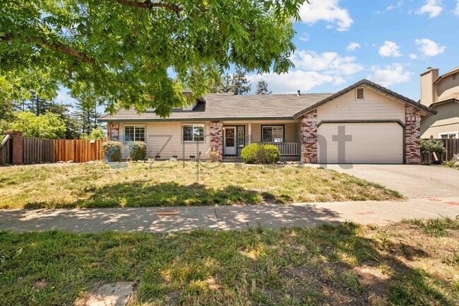 Building Photo - 1425 Country Manor Dr