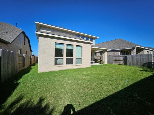 Building Photo - 221 Bauer Lp