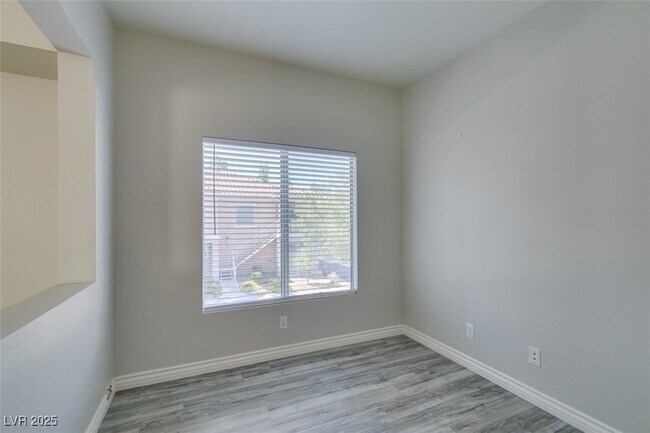 Building Photo - 251 S Green Valley Pkwy
